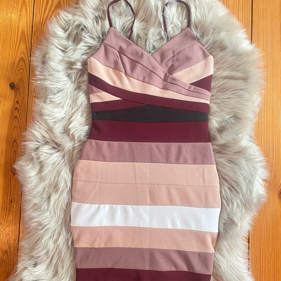 Agaci Color Block Body-con Dress - Picture 2 of 6